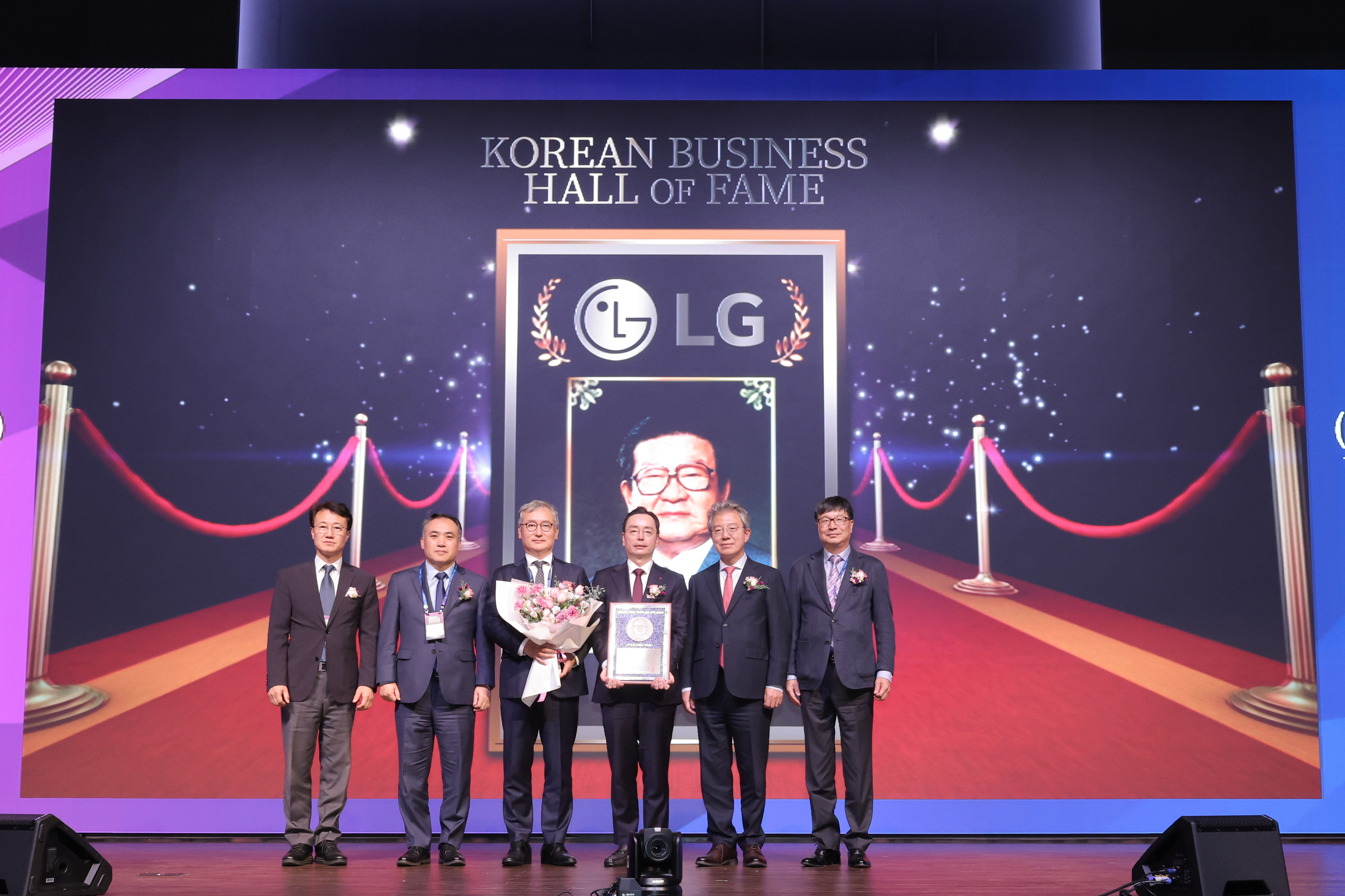 진주 K-기업가정신 국제포럼 1일차(대한민국 기업가 명예의 전당 헌액식) 썸네일 사진